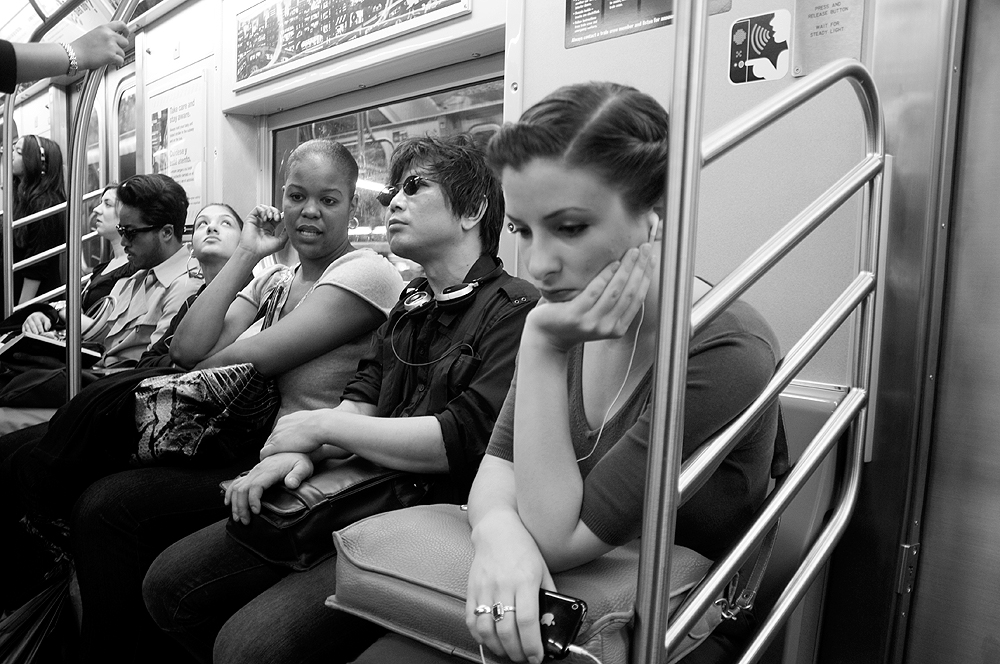 subway_sittingonendseats
