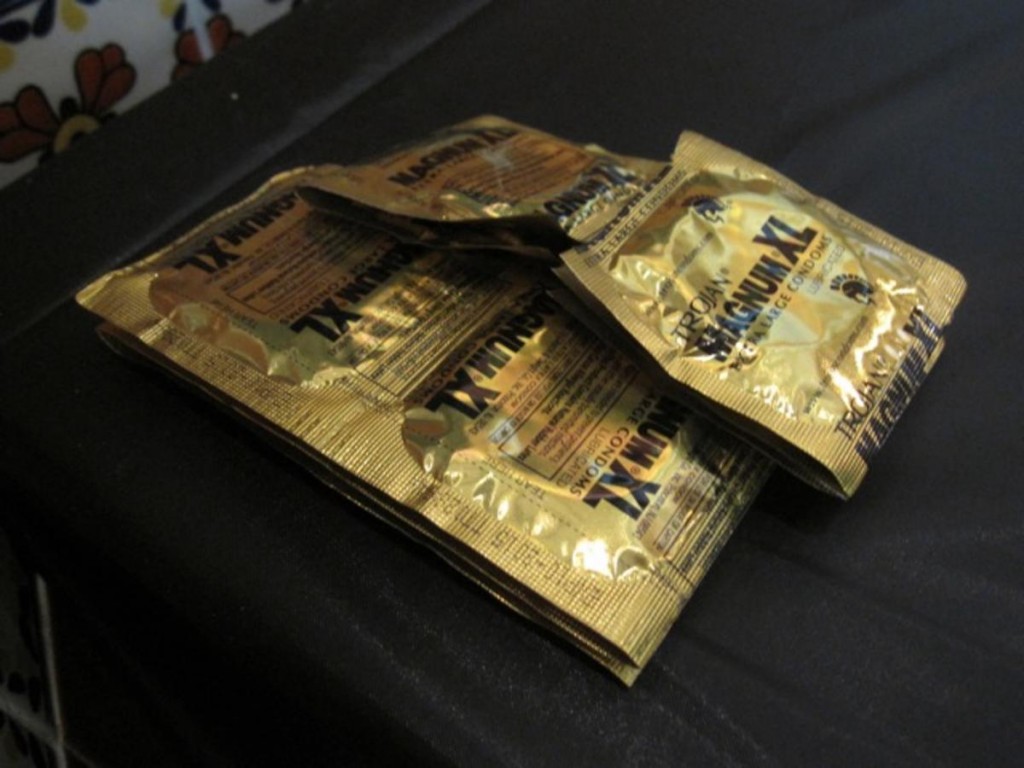 7condoms_galleryhip