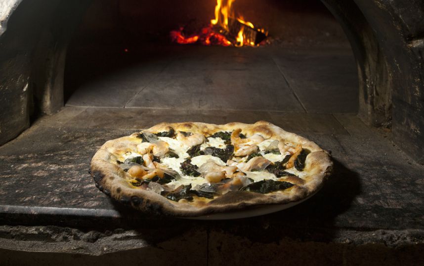 Sotto 13 - pizza from wood burning oven copy