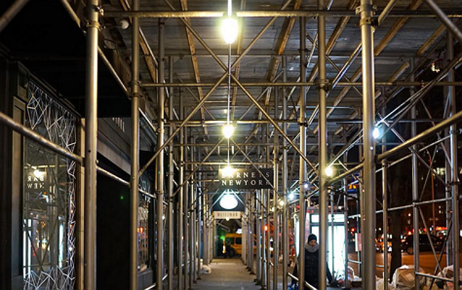 there-are-190-miles-of-scaffolding-stands-in-nyc-spoiled-nyc