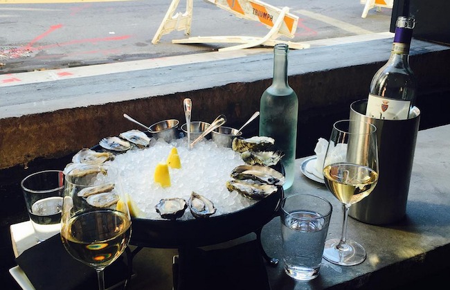 6 Best Places to Catch Oyster Happy Hours If You're Broke AF... But