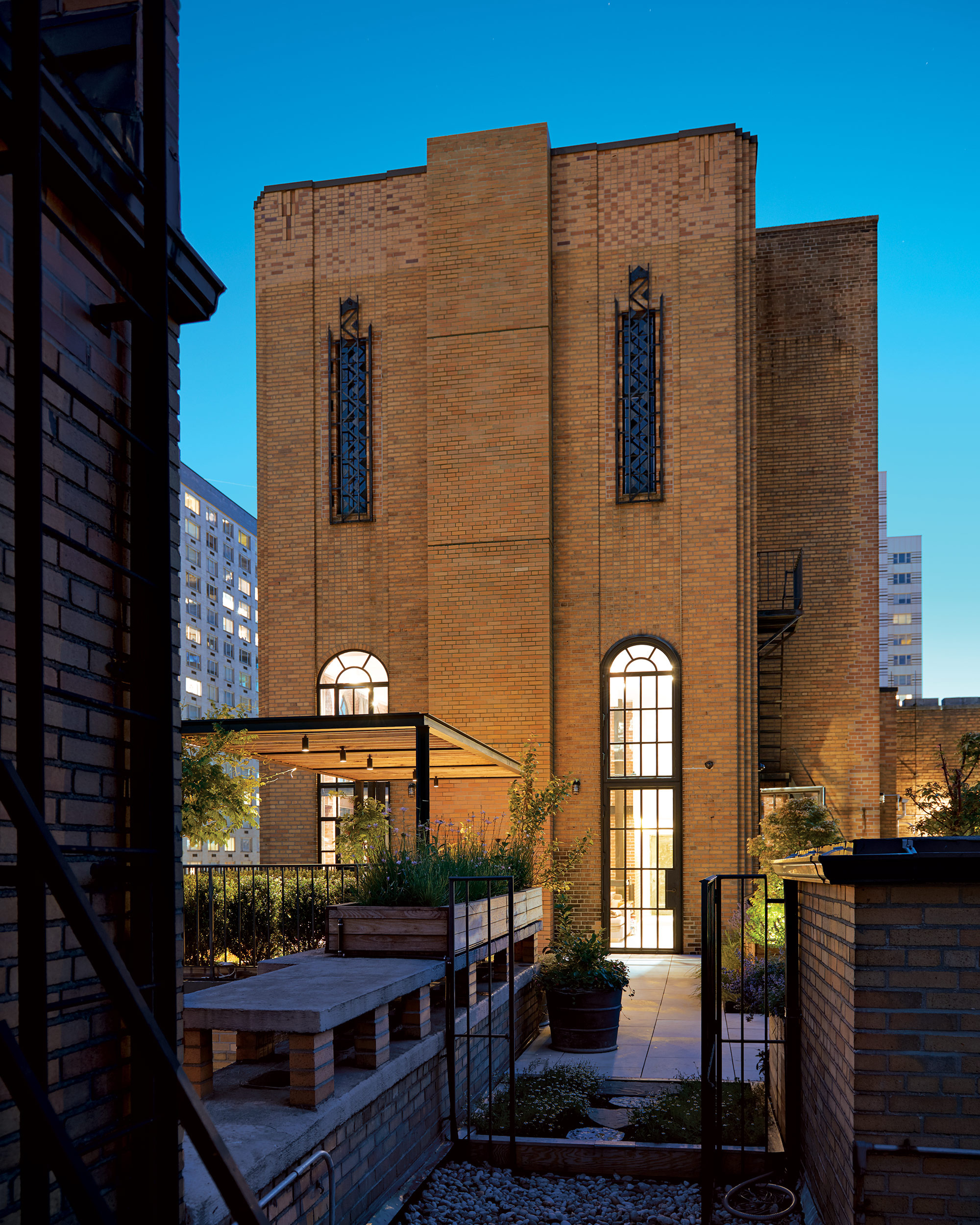 There's a Penthouse on NYC's UES That Shares the Same Space as a Water Tower spoiled NYC